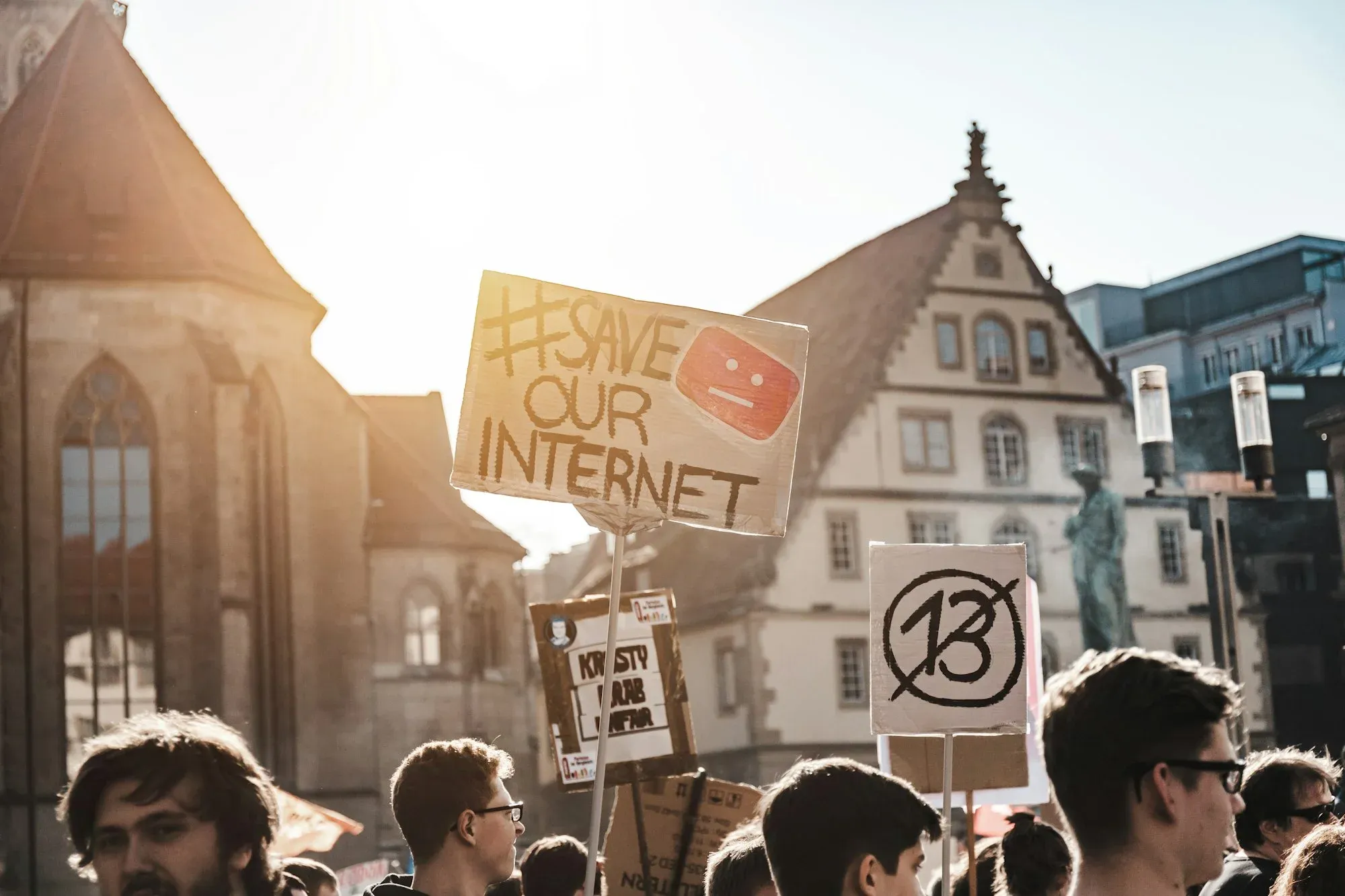 Freiheit im Netz 2026: Was von der offenen Web-Utopie übrig ist